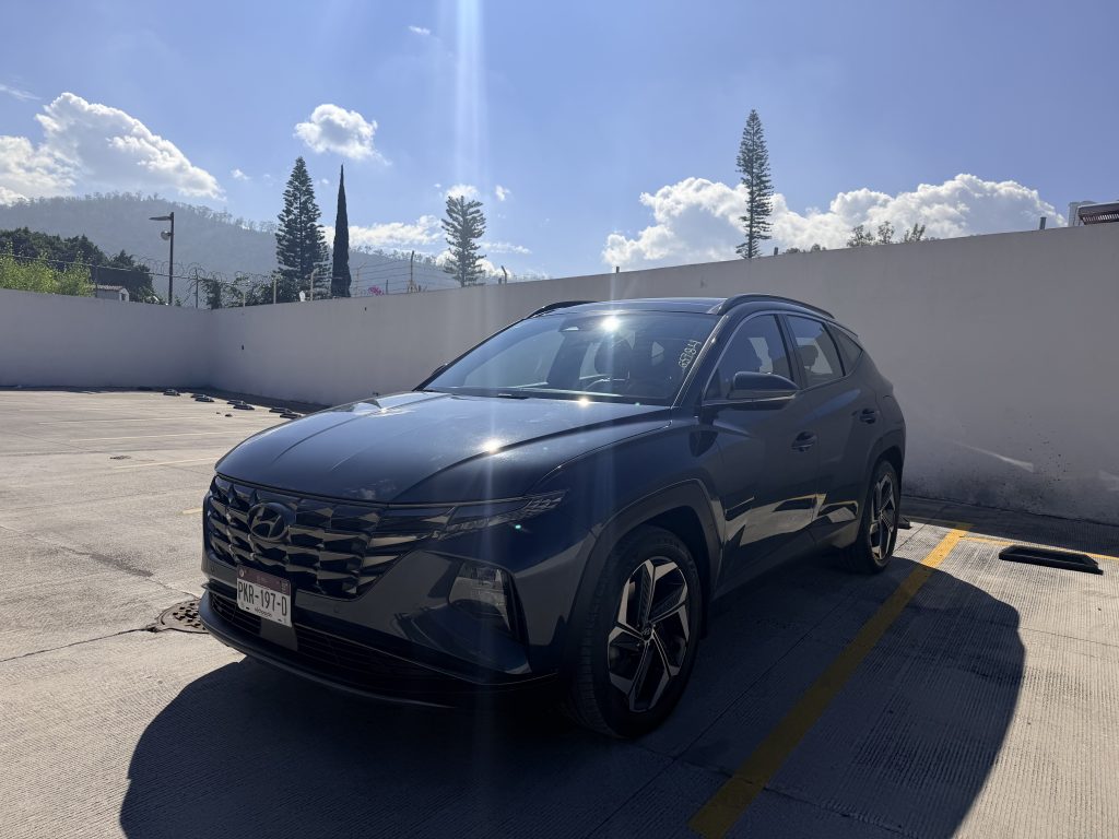 Foto de HYUNDAI TUCSON LIMITED TECH 2024