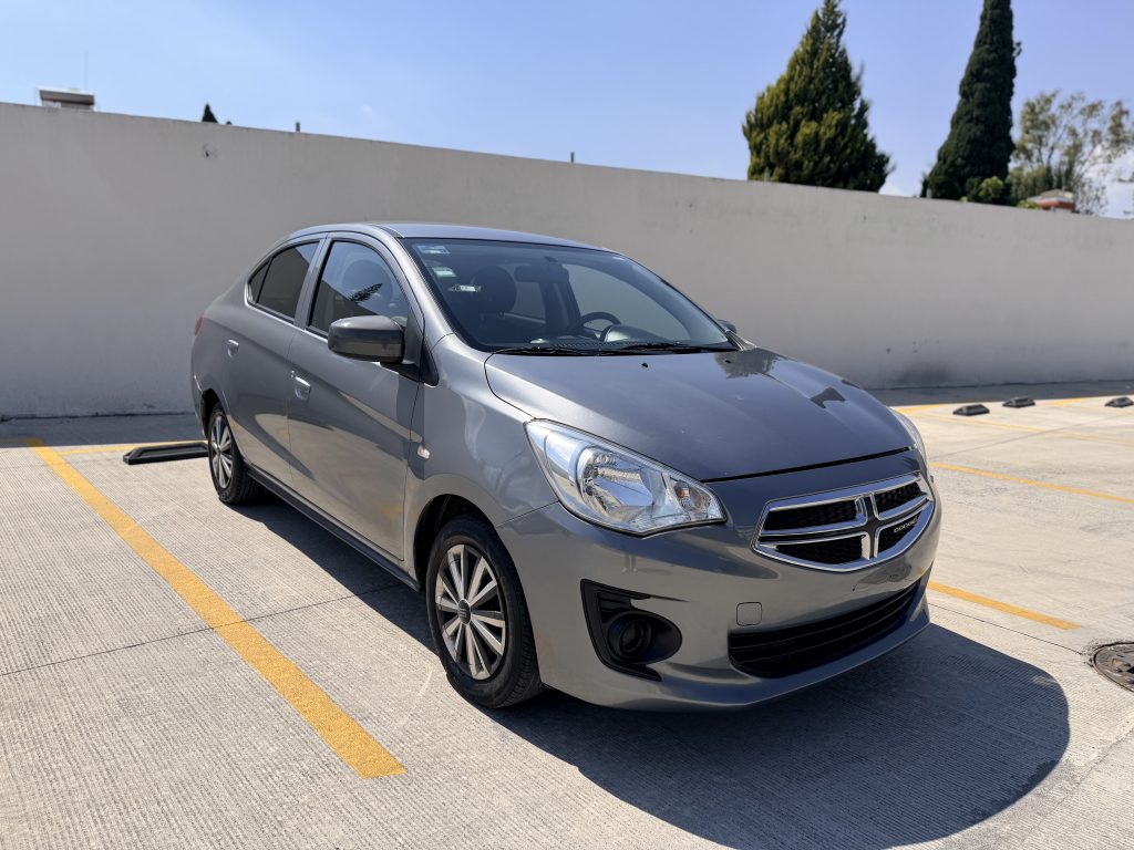 Foto de Dodge Attitude SE TA 2023