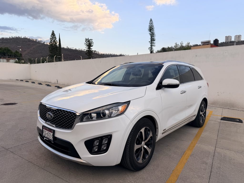 Foto de KIA SORENTO XLS V6 2018