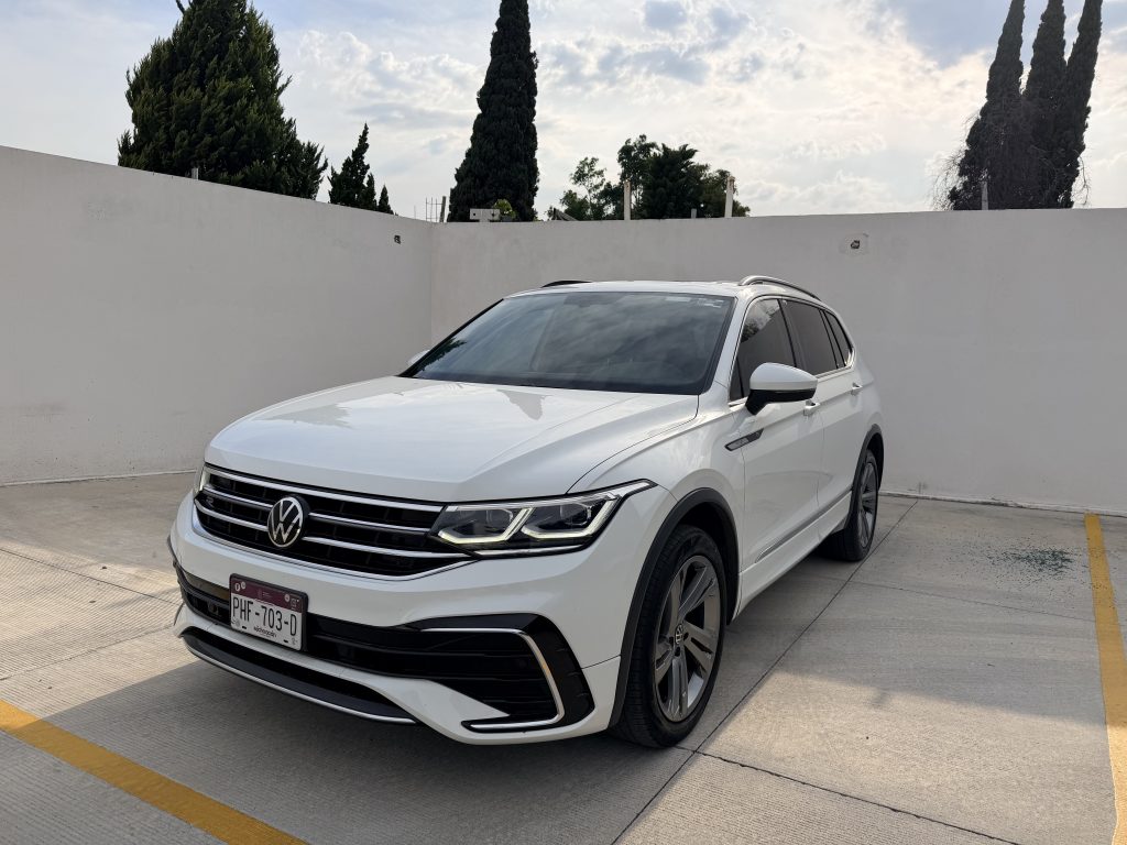 Foto de Vw Tiguan Comfortline Paq R-Line 2023