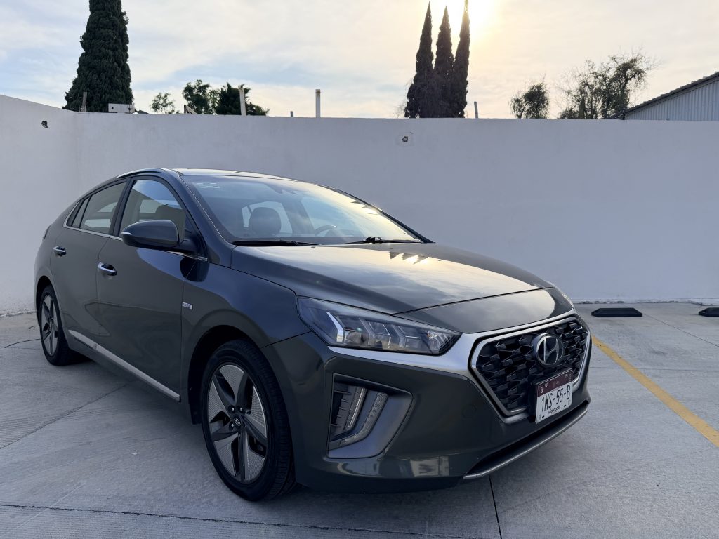 Foto de IONIQ LIMITED HEV 2020