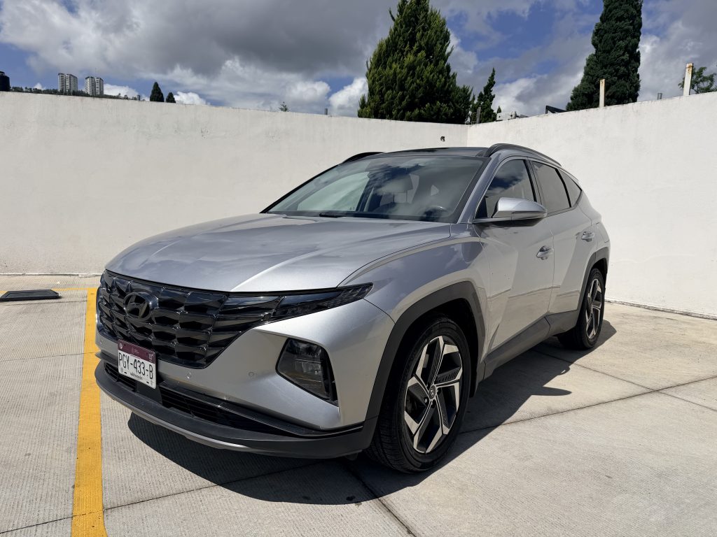 Foto de HYUNDAI TUCSON LIMITED TECH 2023