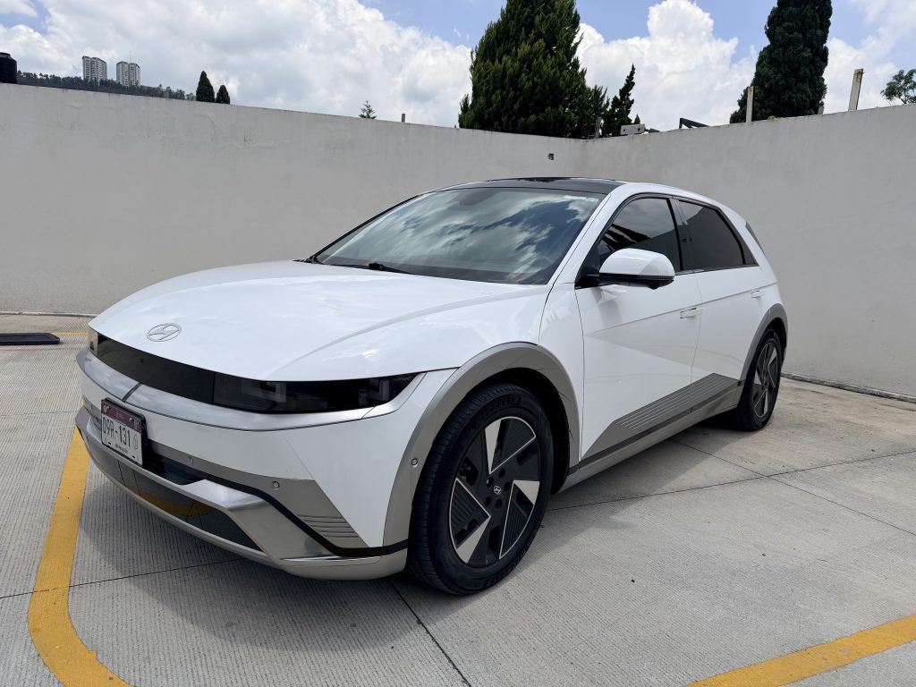 Foto de HYUNDAI IONIQ 5 EV TA 2025