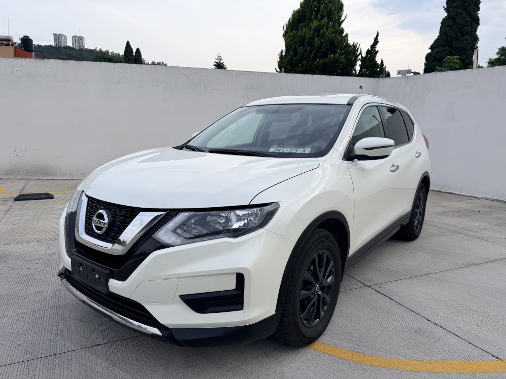 Foto de NISSAN X-TRAIL SENSE 2022