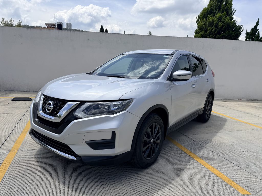 Foto de NISSAN X-TRAIL SENSE 2022